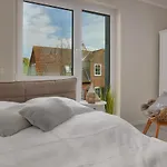 Little Harbourside Apartment *